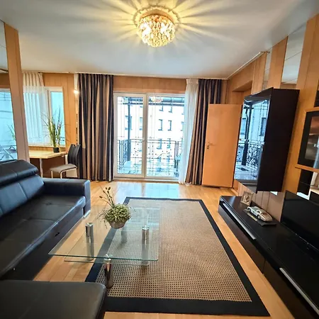 Center Apartment *