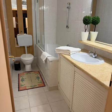 Center Apartment *