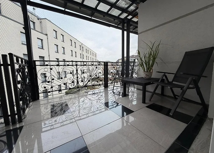 Apartament Center *